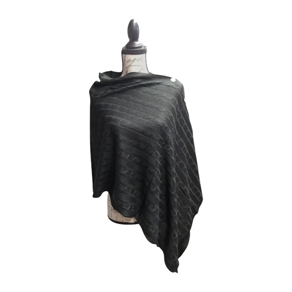 BLACK CABLE KNIT PONCHO SHAWL BRAND NEW - Picture 2 of 3
